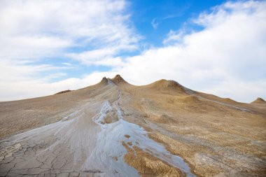 Dağlardaki güzel çamur volkanları. Gobustan. Azerbaycan.