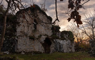 Gakh kentindeki Yedi Arnavut Kilisesi Kompleksi. Azerbaycan.