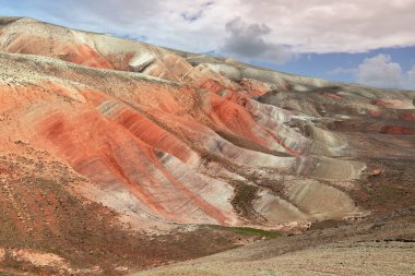 Khizi 'de farklı renkte güzel dağlar var. Khizi bölgesi. Azerbaycan.