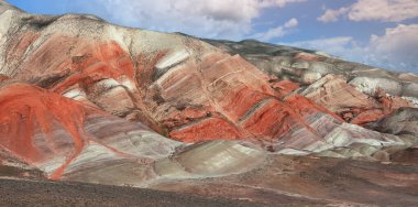 Khizi 'de farklı renkte güzel dağlar var. Khizi bölgesi. Azerbaycan.