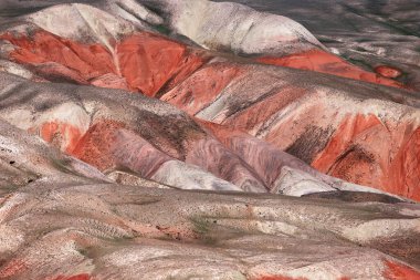 Khizi 'de farklı renkte güzel dağlar var. Khizi bölgesi. Azerbaycan.