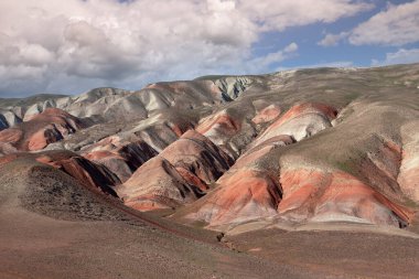 Khizi 'de farklı renkte güzel dağlar var. Khizi bölgesi. Azerbaycan.