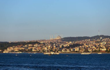 İstanbul. Hindi. 05.12... 2025. Şehrin Asya yakasındaki Chamlica Parkı 'nda büyük güzel bir cami..