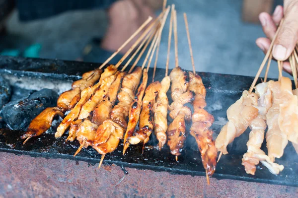 Satay tradicional frango indonésio — Fotografia de Stock