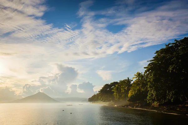 Paesaggio delle isole Banda, Maluku, Indonesia — Foto Stock
