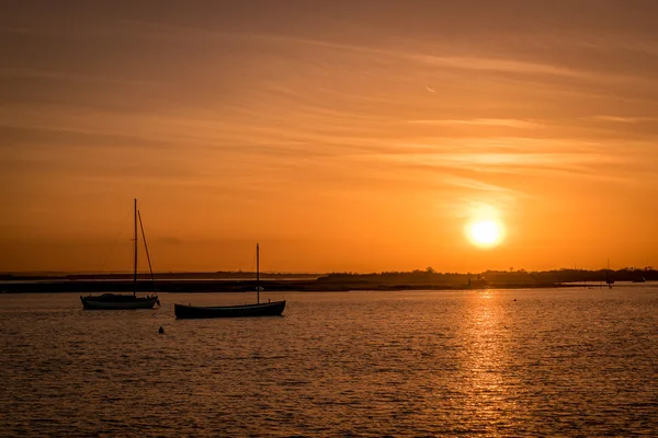 Boat on River at Sunset — ストック写真