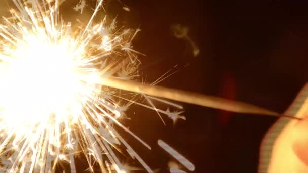 Зажигалка Черном Фоне Новогодние Огни — стоковое видео