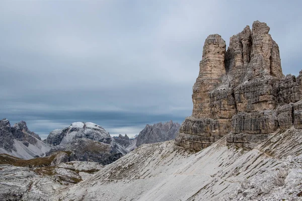 Steep Peaks Jagged Summits Italian Dolomites Chimneys Present Muted Palette — Stock Photo, Image