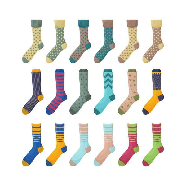 Un gran conjunto con la imagen de calcetines cálidos en varios colores y formas. Calcetines aislados para caminar en clima frío de otoño. Un accesorio cálido para el clima frío. Ilustración vectorial — Vector de stock