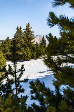 Moucherotte zirvesi ve radar anteni, Vercors massif (Isere, Fransa)