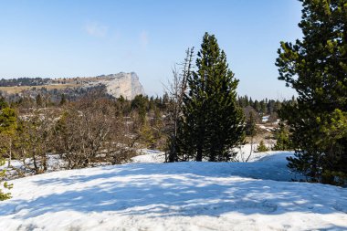 Moucherotte zirvesi ve radar anteni, Vercors massif (Isere, Fransa)