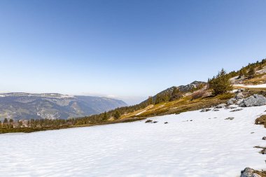 Moucherotte zirvesi ve radar anteni, Vercors massif (Isere, Fransa)