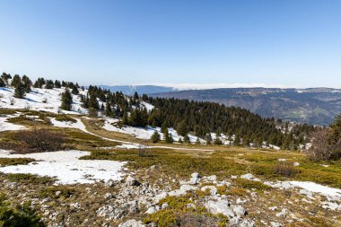 Vercors tepelerinin görüntüsü (Isere, Fransa)