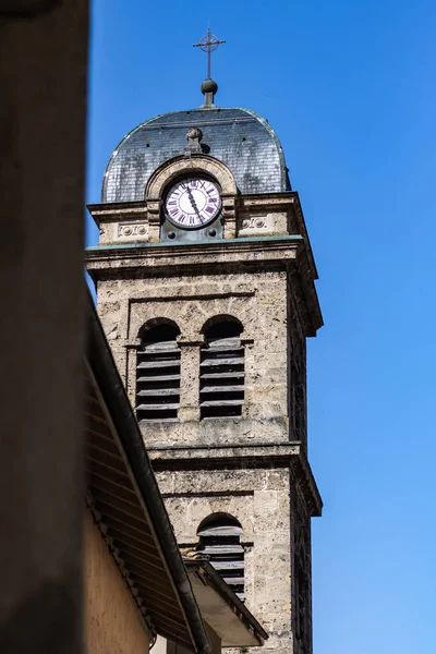 Pont-en-Royans Kilisesi 'nin çan kulesi (Auvergne-Rhne-Alpes, Fransa)