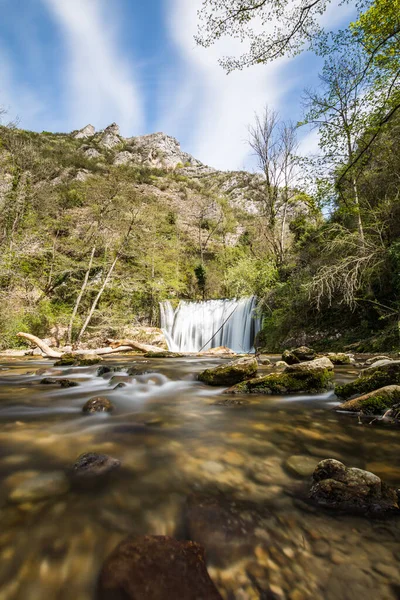 Vitt Vattenfall Vid Floden Vernaison Sainte Eulalie Royans Långvarig Exponering — Stockfoto