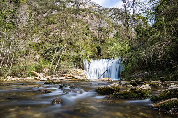 Witte Waterval Aan Rivier Vernaison Sainte Eulalie Royans Lange Blootstelling — Stockfoto