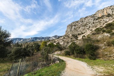 Bueges Vadisi Dağları (Occitanie, Fransa)