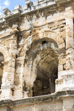 İsimlerin arenalarına yakın çekim (Occitanie, Fransa)