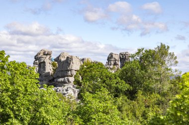 Sauve 'deki Mer des Rochers' in Cevennes dağlarının eteklerindeki görüntüsü (Occitanie, Fransa)