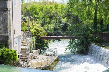 Sauve (Occitanie, Fransa) ortaçağ köyünün manzarası)