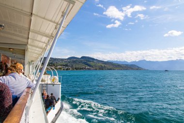 Lavaux bölgesinin Geneva Gölü 'ndeki bir tekneden görünüşü (Vaud, İsviçre)