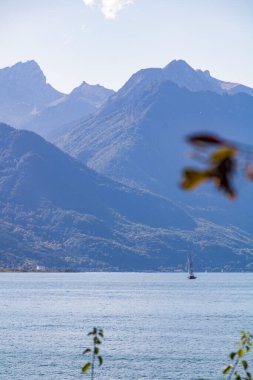 Montreux 'dan Dağ Manzarası (Vaud, İsviçre)