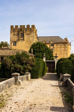 Allemagne-en-Provence Şatosu, Ortaçağ Kalesi 'nin bir karışımı, Rönesans Malikanesi ve Provencal Country House.