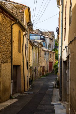 Allemagne-en-Provence Tarihi Köy Merkezi 'ndeki Picturesque Alley