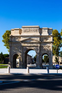Germanicus 'un zaferlerinin anısına Orange Antik Zafer Kemeri