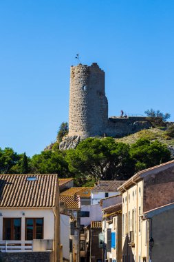 Barberousse Kulesi Gruissan köyüne hakim.