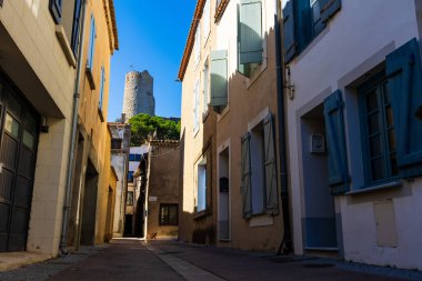 Barberousse Kulesi Gruissan köyüne hakim.