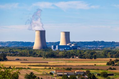 Garonne Ovası 'ndaki Golfech Nükleer Santrali Tepeler' den Auvillar 'a