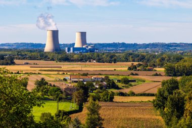 Garonne Ovası 'ndaki Golfech Nükleer Santrali Tepeler' den Auvillar 'a