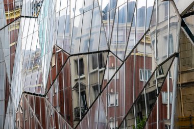 Bilbao 'daki Bask Devlet Sağlık Müdürlüğü Çağdaş Cam Yüzlü Binası