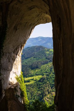 Aitzulo 'nun Gözü, Aizkorri-Aratz Doğal Parkı' nda jeolojik oluşum