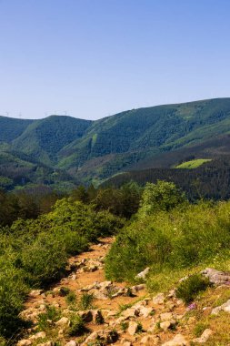 Aizkorri-Aratz Doğal Parkı 'ndaki Araotz' dan Aitzulo 'nun Gözüne Yürüyüş Yolu