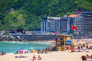 Donostia-San Sebastian 'da Atlantik Okyanusu' ndaki Zurriola Plajı