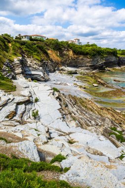 Saint-Jean-de-Luz 'da Eşsiz Jeolojik Uçurumları olan Balinalar Arka Koyu