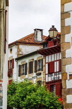 Sare Merkezi 'ndeki Bask İşçi Evi' nin Tipik Cephesi