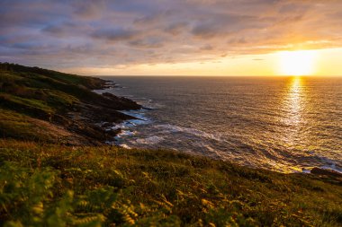 Rocky Kıyı Hattı Jaizkibel Dağı 'nın eteğinde, Higuer Burnu' nun çevresinde.