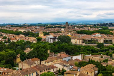 Saint-Vincent Kilisesi 'nin Carcassonne Sitesi' nden yönettiği Bastide Saint-Louis Panoramik Manzarası