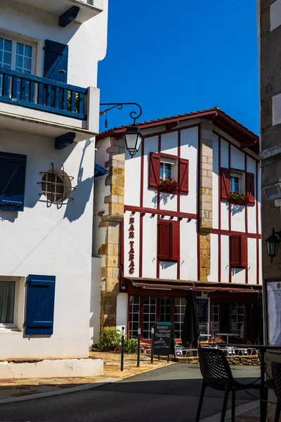 Ascain Köyündeki Geleneksel Bask İşçi Evleri