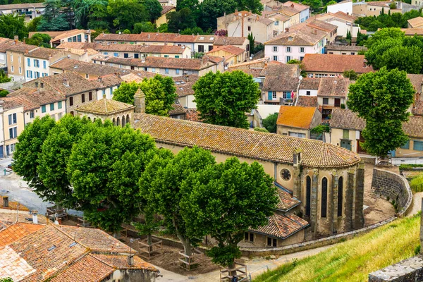Saint-Gimer Kilisesi. Viollet-le-Duc tarafından inşa edildi. Carcassonne Meydanı 'nın eteklerinde.