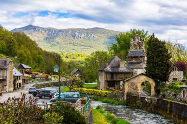 Notre-Dame-de-Tramesaygues Kilisesi, Couserans bölgesindeki Ariege köyü Audressein 'de, Santiago de Compostela' nın rotalarında UNESCO Dünya Mirası olarak listelendi.
