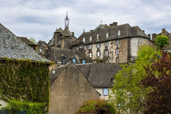 Satıcılar çan kulesi, eski savunma kapısı, Ortaçağ Salers köyüne bakan