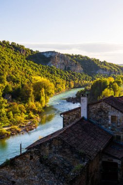 Peyre Ortaçağ Köyünün Önündeki Tarn (Aveyron)