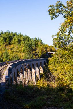 Tournemire 'ı Le Vigan' a bağlayan eski demiryolu hattındaki viyadük Larzac 'ta bir tren yoluna dönüştü.