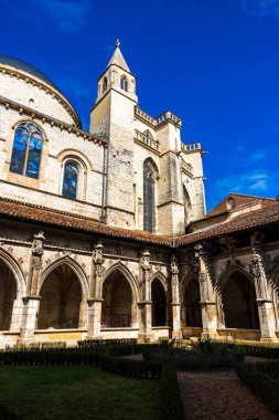 Cahors 'taki Saint-Etienne Katedrali Manastırı' nın Batı ve Kuzey Galerileri, Romanesk ve Gotik mimarinin yetenekli bir harmanı.