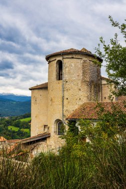 Saint-Lizier 'deki Notre-Dame-de-la-Sede Katedrali, daha sonra psikiyatri hastanesine dönüştürüldü.