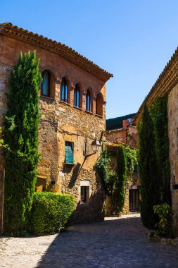 Peratallada, İspanya 'nın ortaçağ köyünün dar sokakları